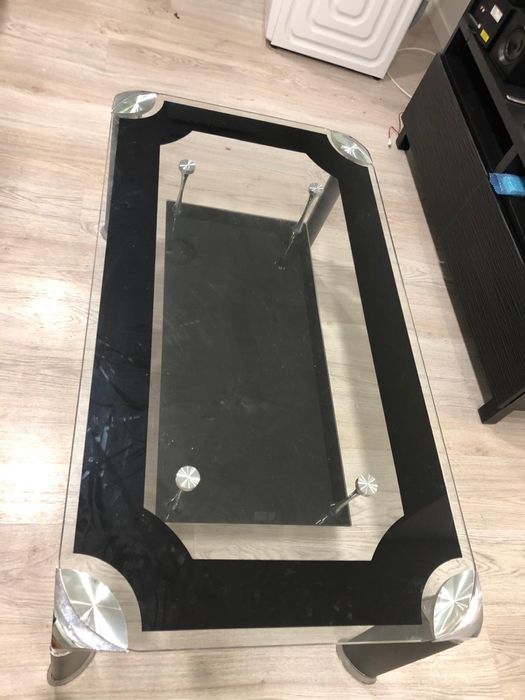 Mesa de centro em vidro