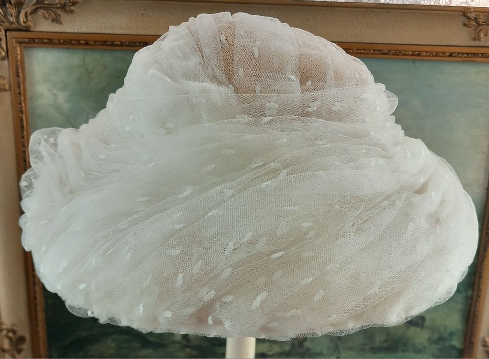 Kapelusz ślubny z  welonem