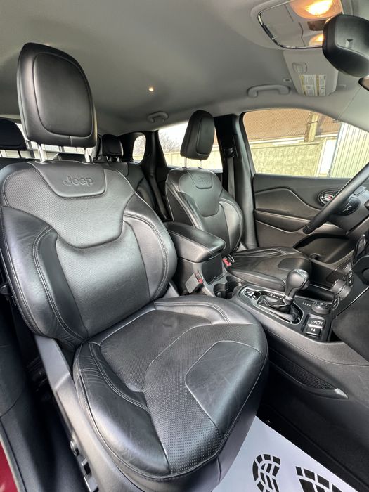 Jeep Cherokee 2019 3,2 Газ/бенз