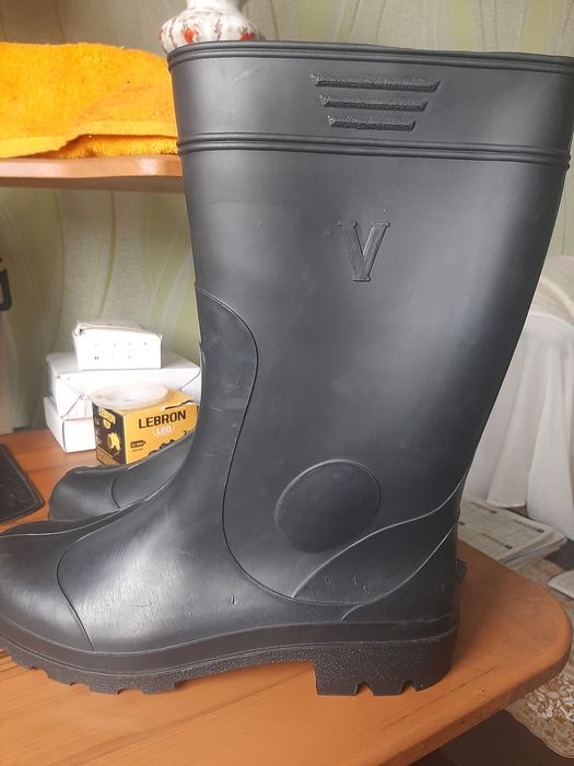 Резиновые сапоги большого размера