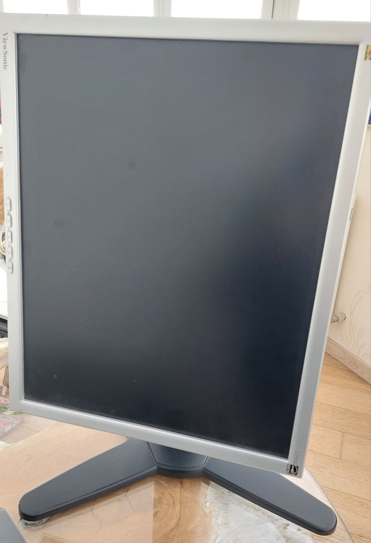 Монитор Viewsonic VP930-3 19"
