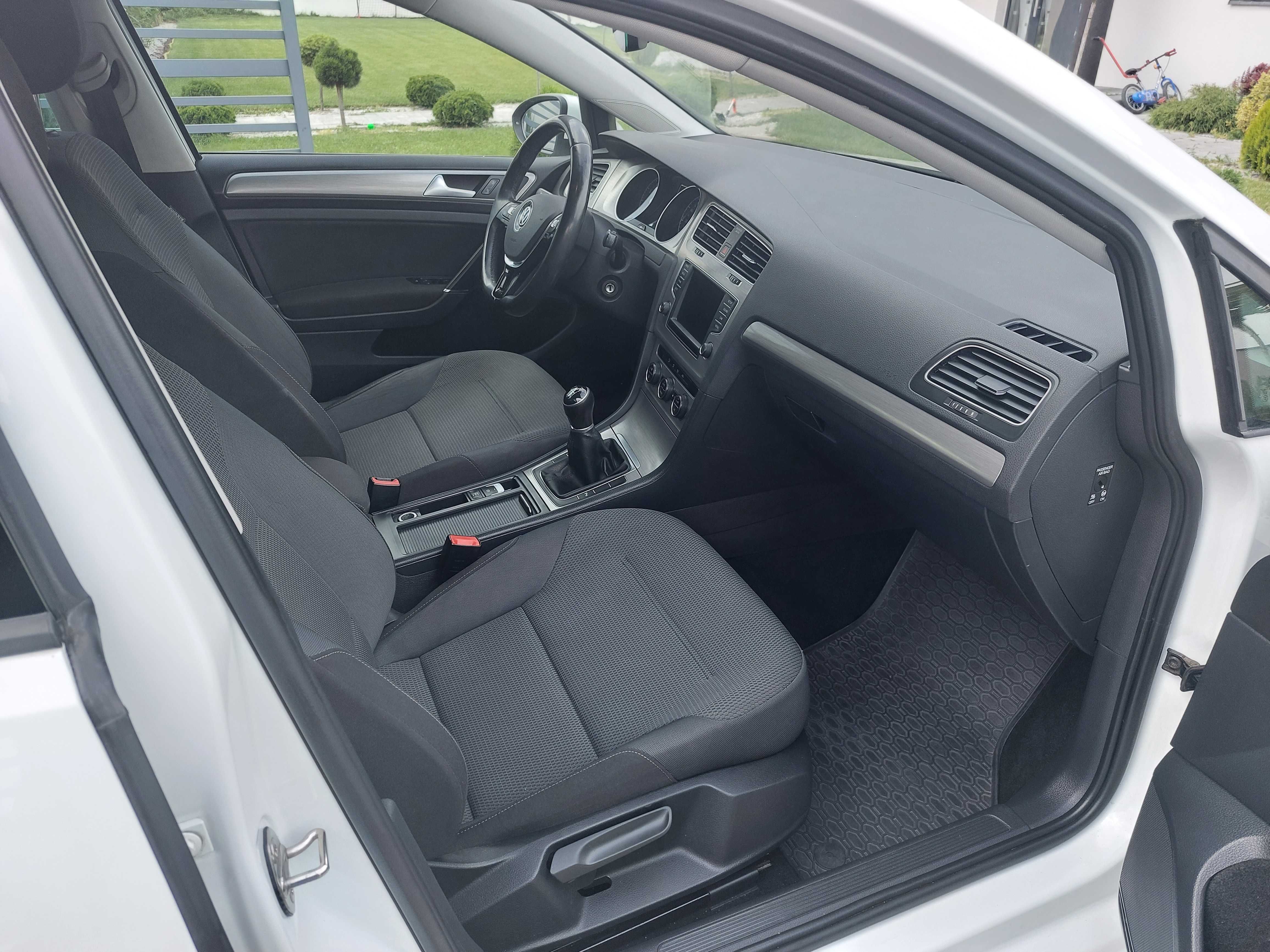 Volkswagen Golf VII