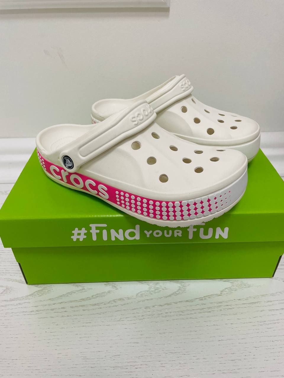 Женские крокс Crocs новинка Bayaband Logo Motion Clog акция!