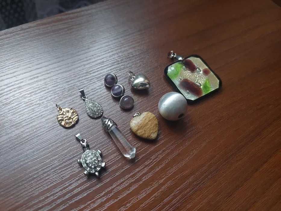 Подвески и кулоны 9шт.  Цена за всё.