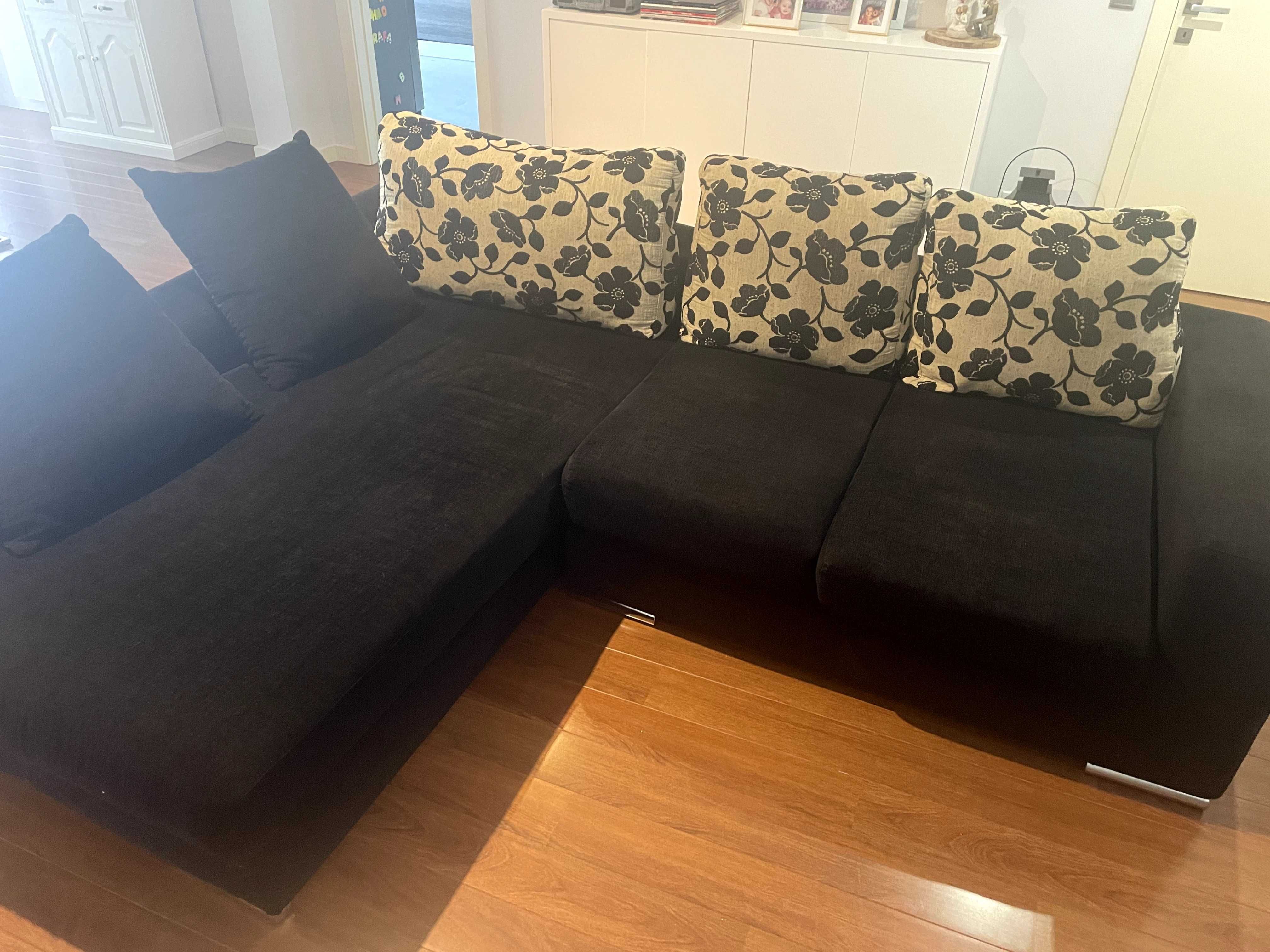Sofá com chaise longue