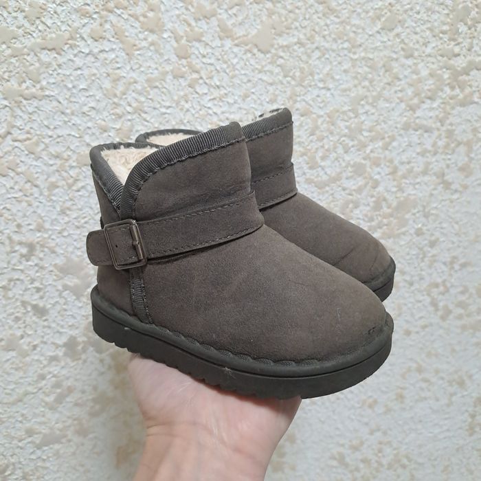 Зимові ботинки, демісезонні та уггі