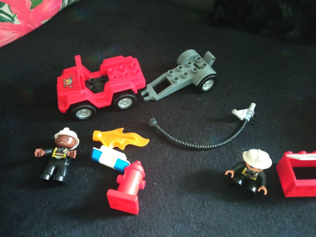 Lego Duplo dwa auta straż pożarna, przyczepka