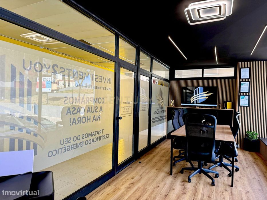 Loja Renovada em Corroios, Seixal - Oportunidade Única!