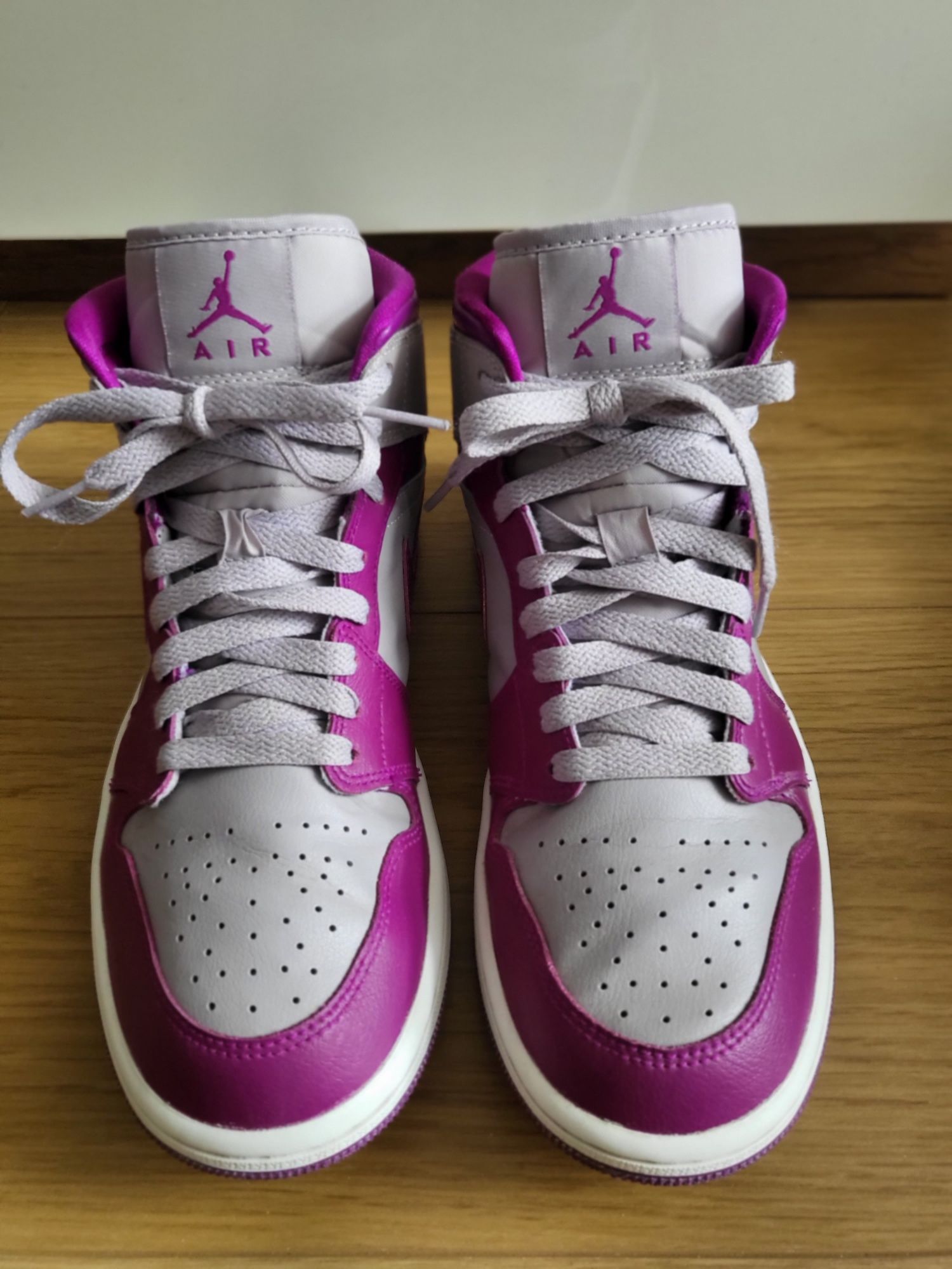 Buty NIKE Air Jordan 1 Mid Magenta [2022] r.40.5cm