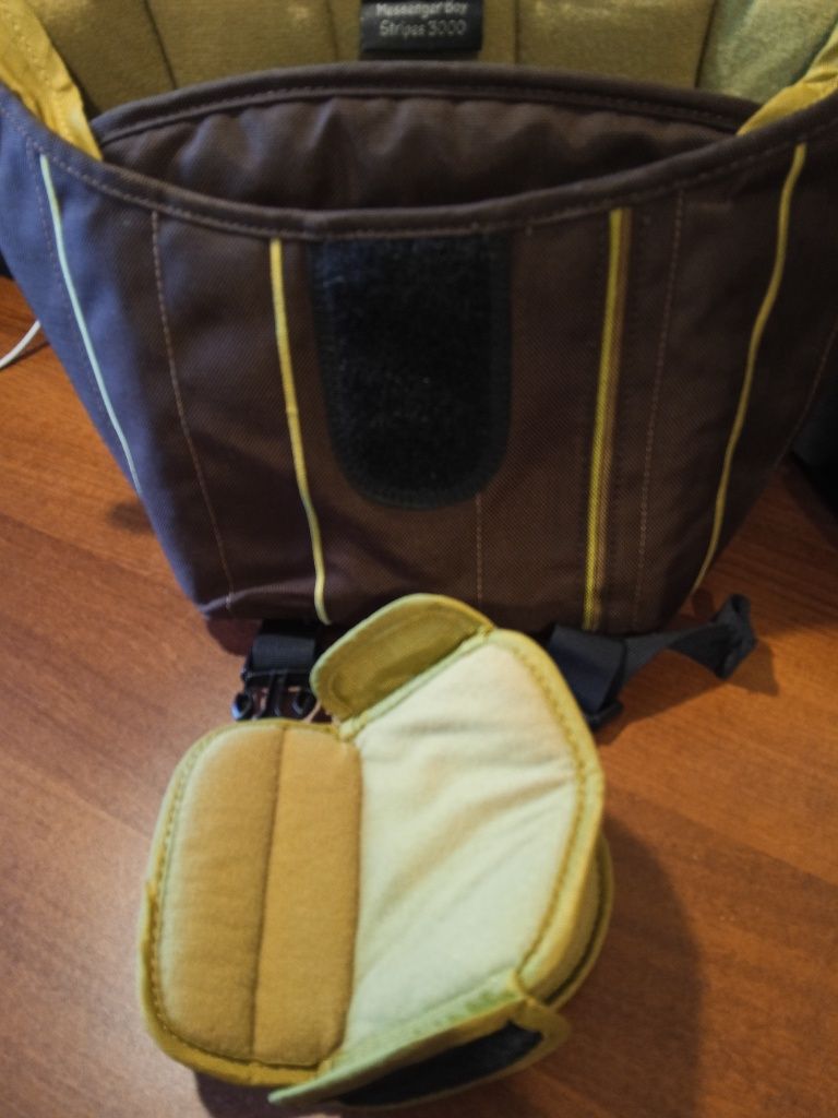 Сумка для дзеркальної фотокамери або відеокамери Crumpler Messenger Bo
