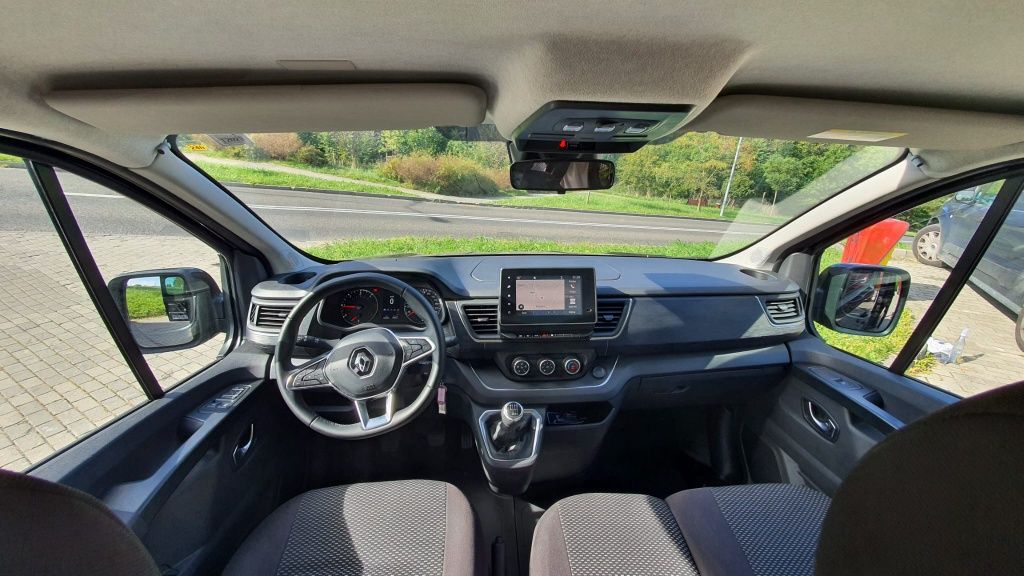 Wynajem NOWY MODEL Renault Trafic  2022r-9 osobowy  od 170* netto DOBA