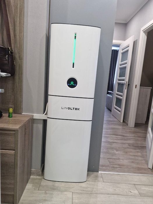 Установка, підключення, налаштування інверторів та акумуляторів.