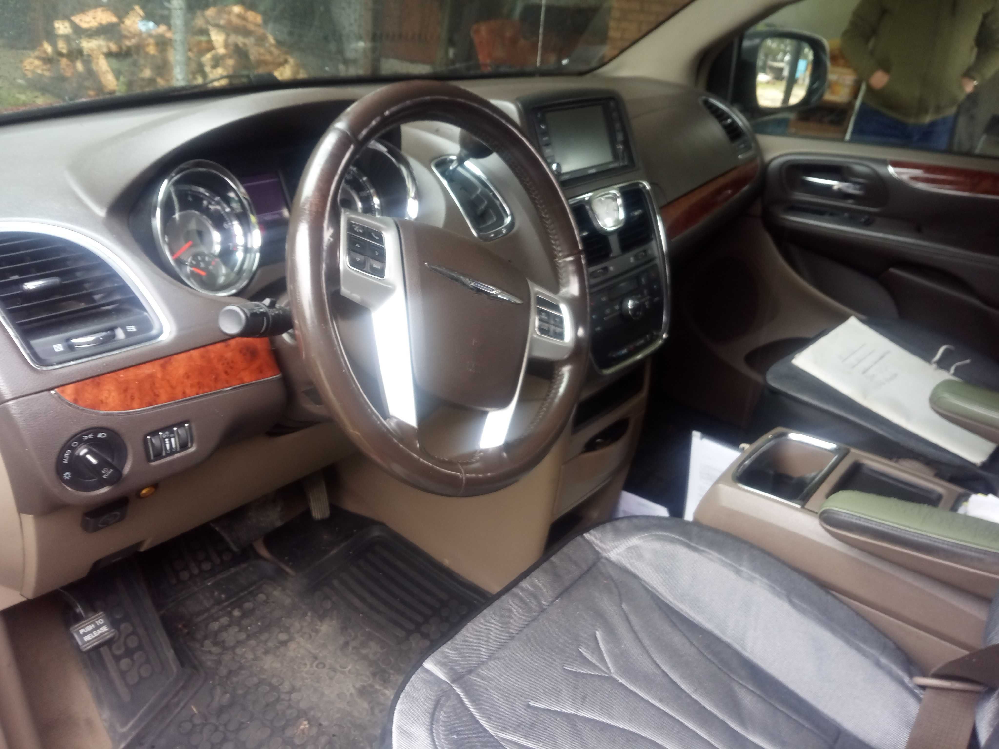 Chrysler Town Country