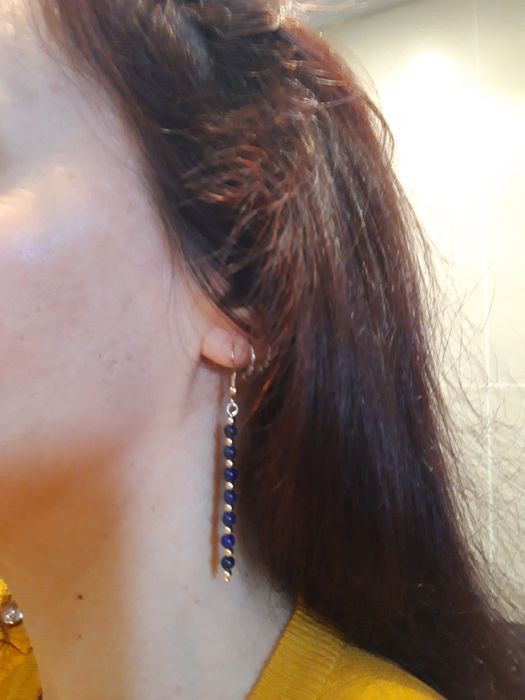 Brincos compridos de contas de cor azul/dourado - NOVOS!