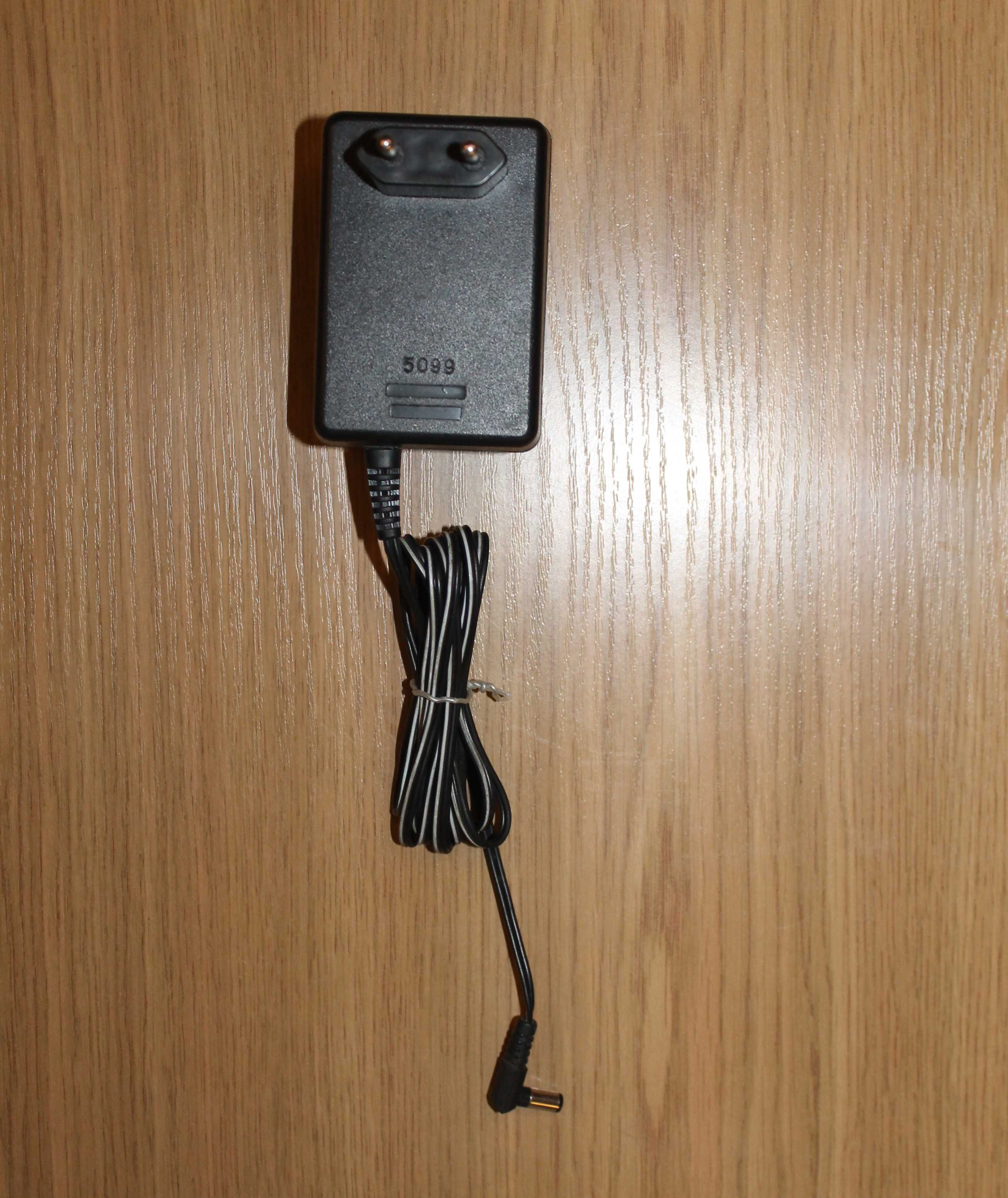 Зарядное устройство, блок питания Panasonik 12 V, 500 mA