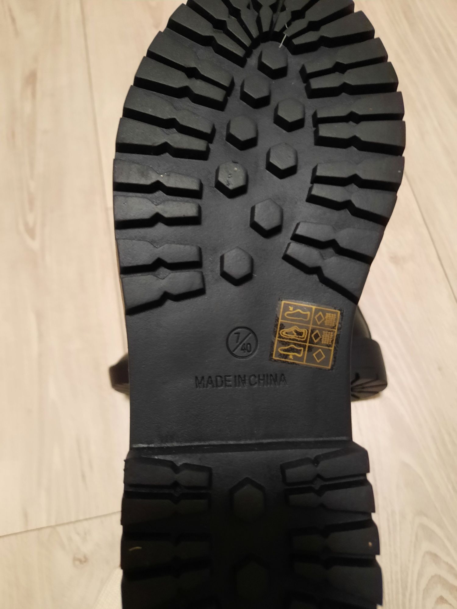 Nowe botki Raid rozmiar 40
