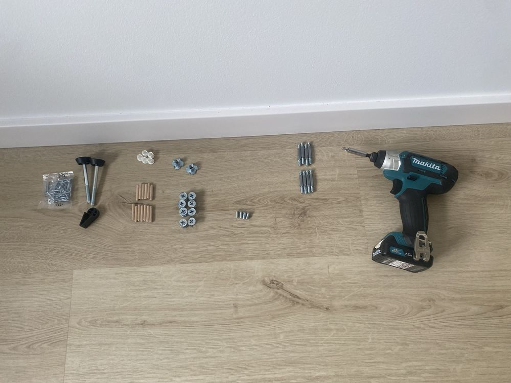 Skręcanie składanie mebli , montaż mebli Ikea vox castorama biurowe