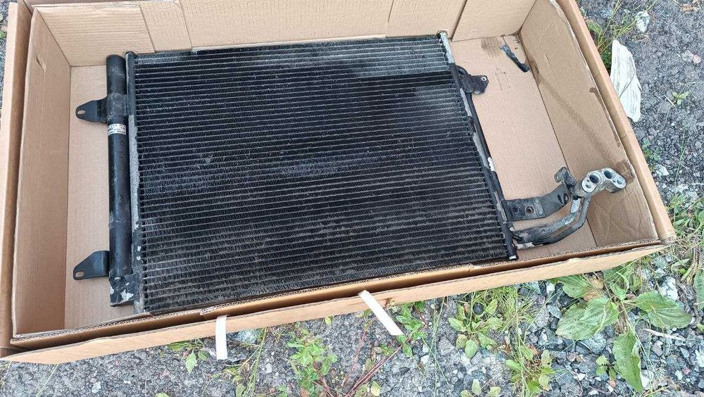 Радіатор кондиціонера WV Caddy 2008 1.9 TDI Оригінал. б\у