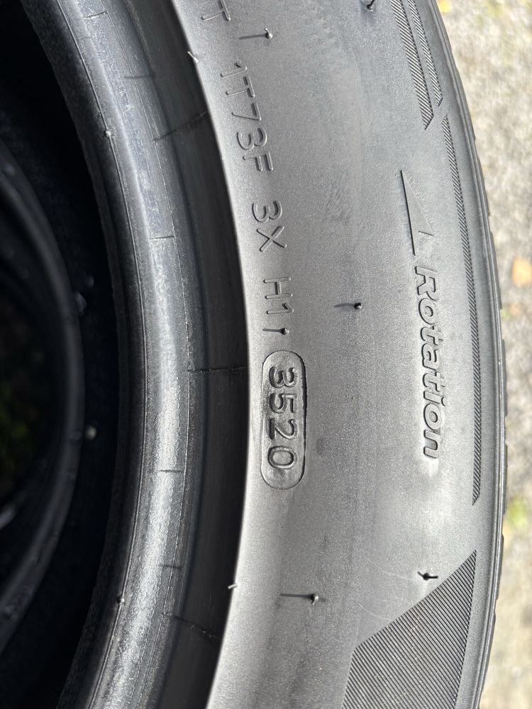 Komplet opon zimowych 235/55 R17 Hankook