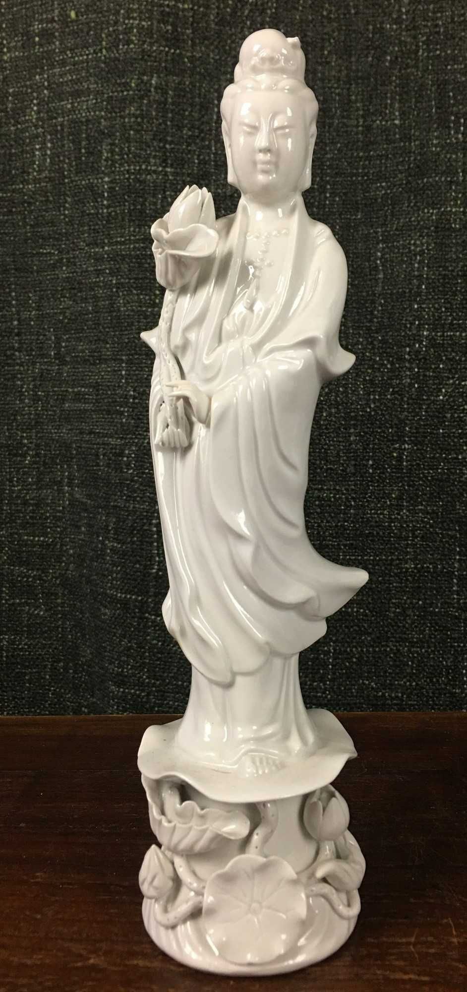 Deusa Guanyin em porcelana branca da China