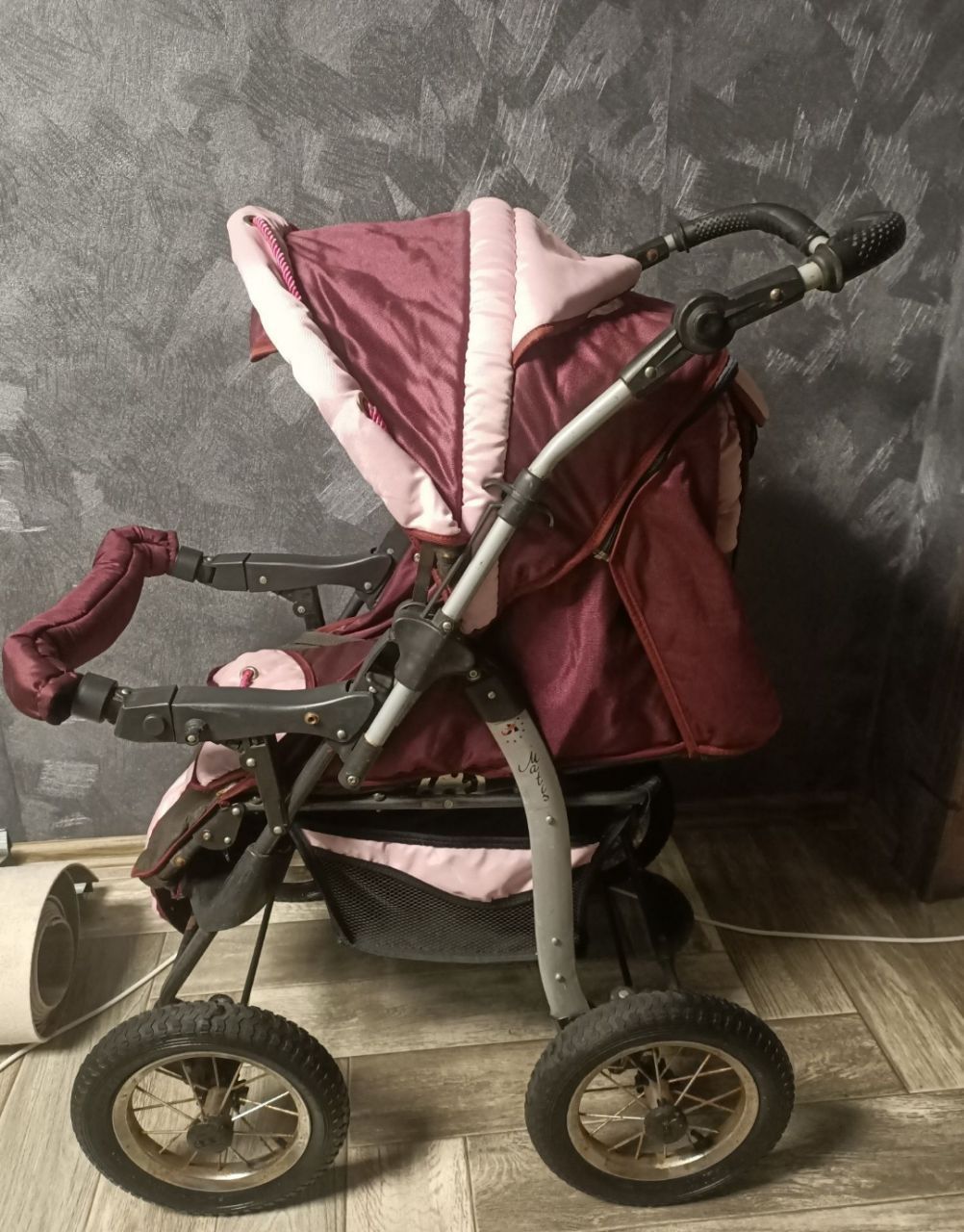 Детская коляска розовая