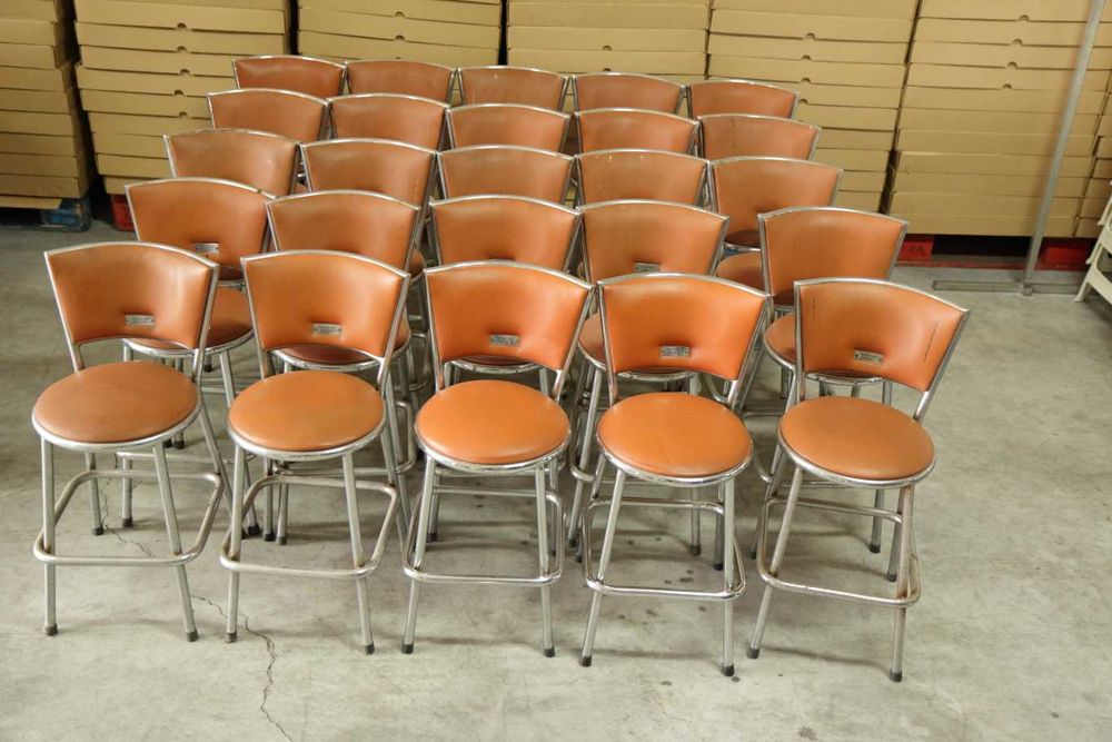 Banco de balcão - Qtd. 25 Und.