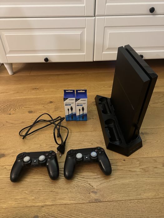 PlayStation 4 - model CUH-1116A (500 GB)
