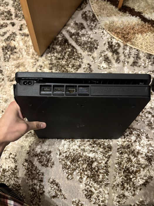 Продам PS4 slim 500gb