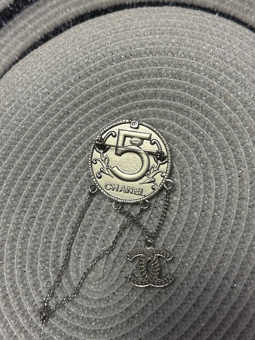 Брошка Chanel монета оригінал!!!