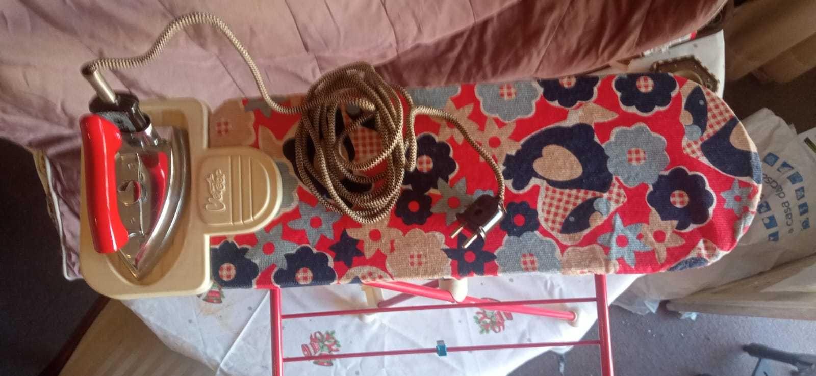 Brinquedos vintage - Conjunto infantil de tabua de passar ferro