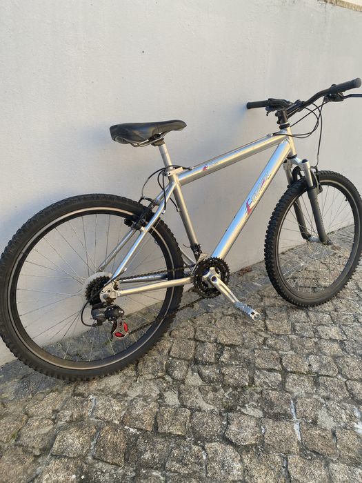 Bicicleta BTT Esmaltina