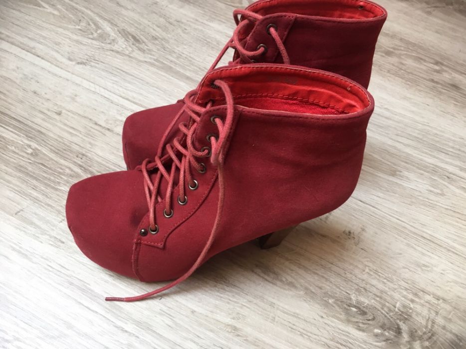 Botki czerwone jak jeffrey campbell