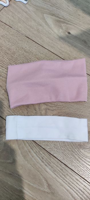 Opaski na głowę dla niemowlaka do 3 lat 
Rozciągliwe 
Używane