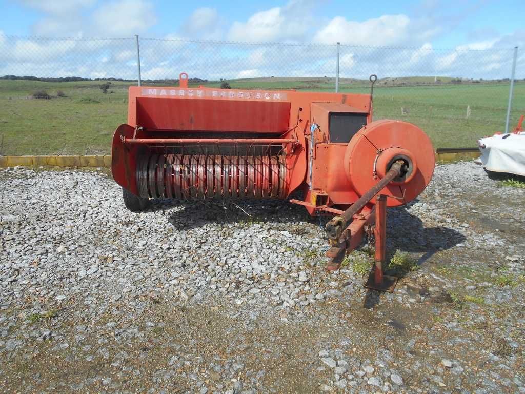 Enfardadeira Massey Ferguson 120