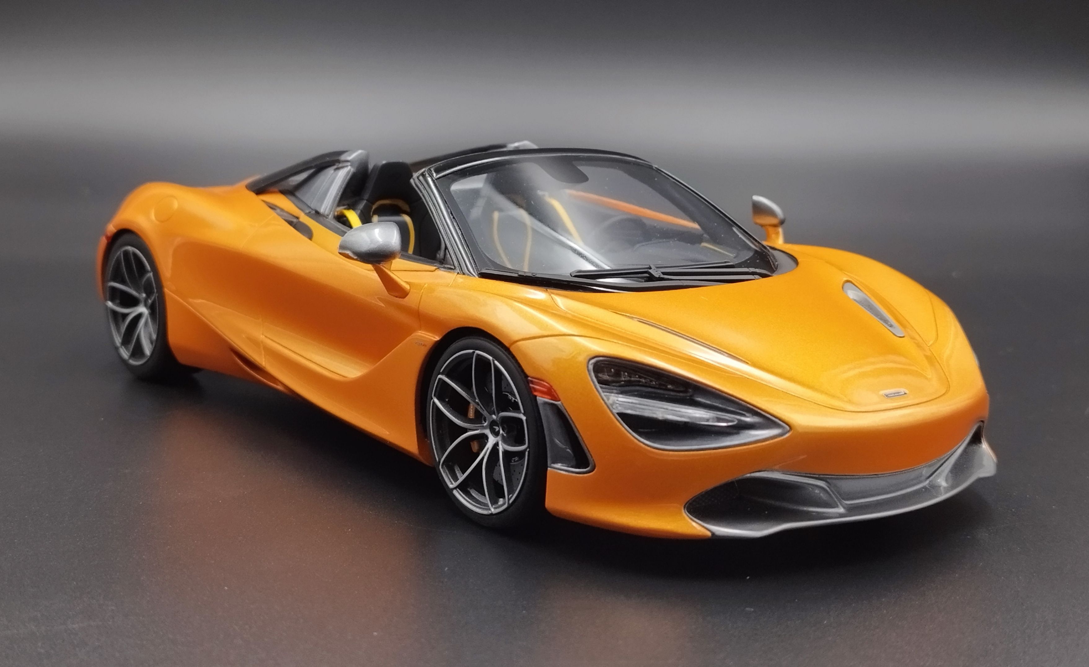 1:18 GT Spirit 2018 McLaren 720S Spider Papaya Spark Orange nr 009/999