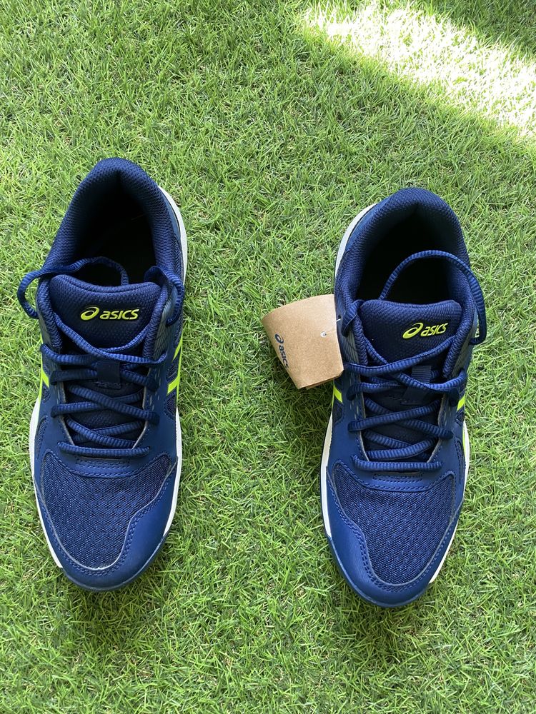 Кросівки asics волейбольні