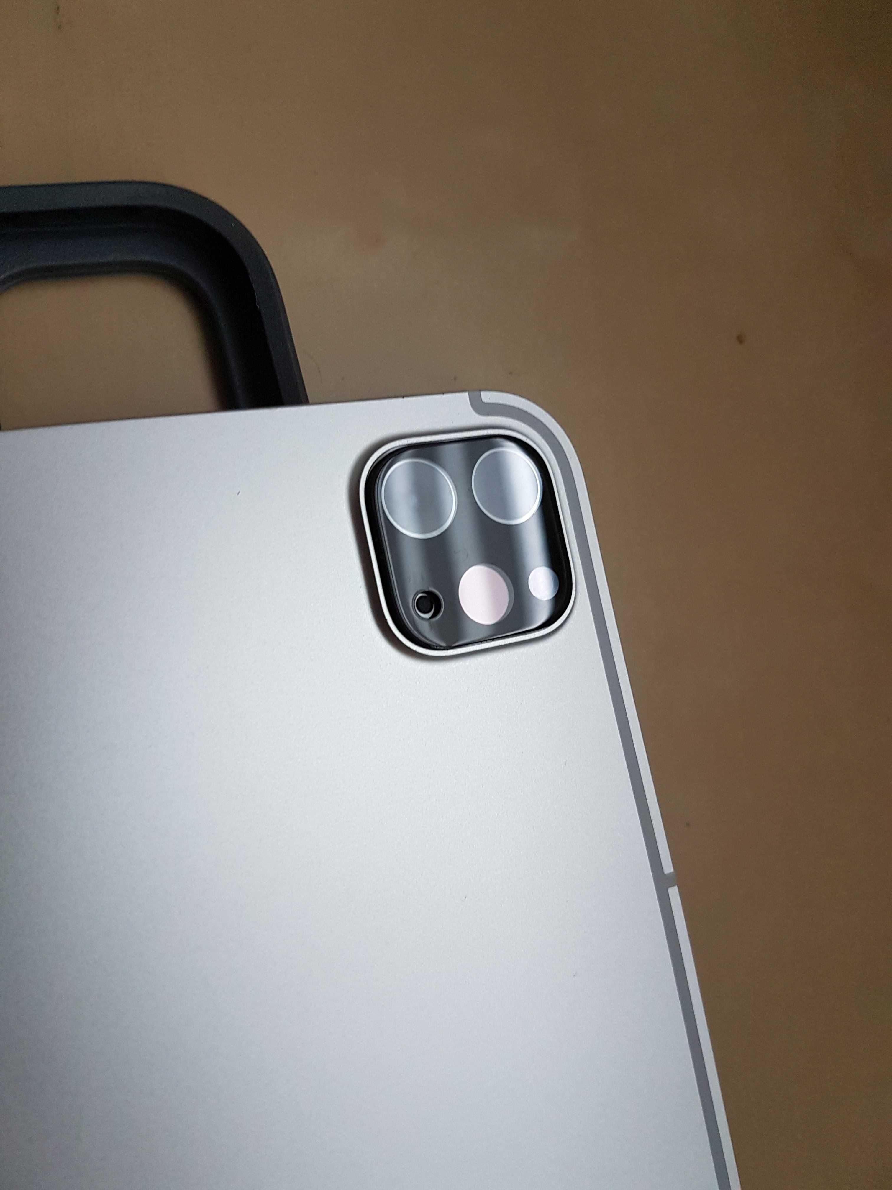 Ipad Pro M1 11" 3gen WiFi + Cellular + Logitech Combo Touch klawiatura