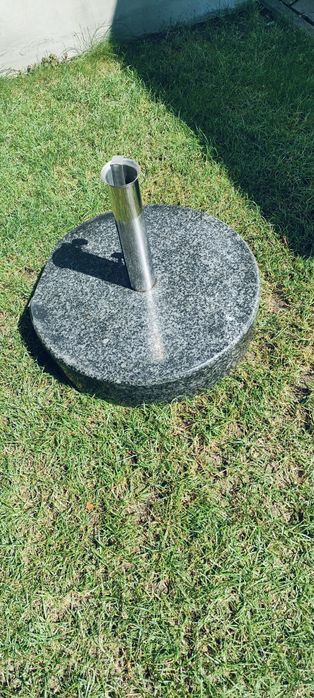 Granitowa podstawa pod parasol ogrodowy