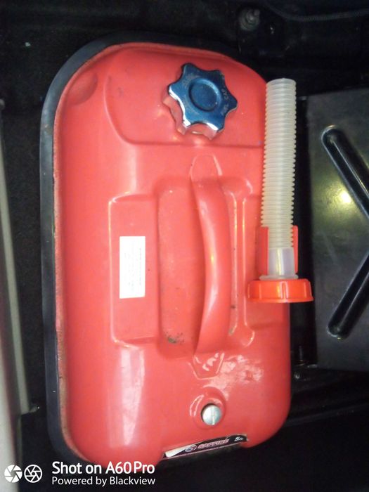 Каністра металева