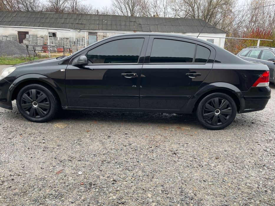 Автомобіль Опель Астра