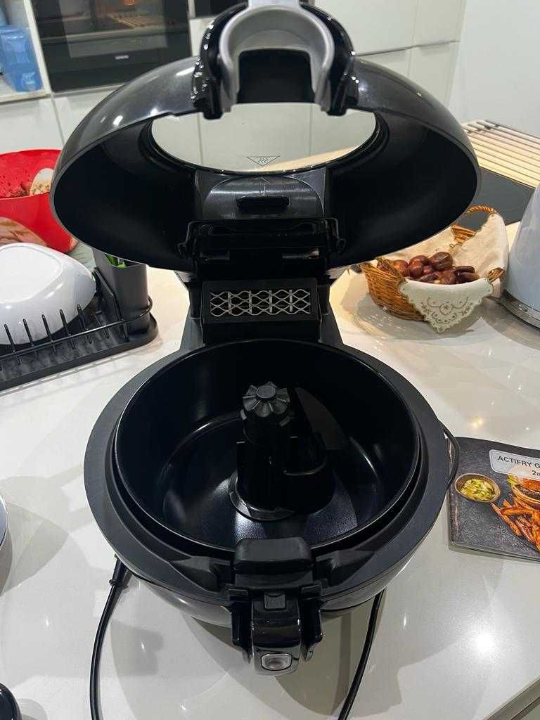 Fritadeira Air Fryer Tefal Actifry Genius XL YV970815 sem Óleo