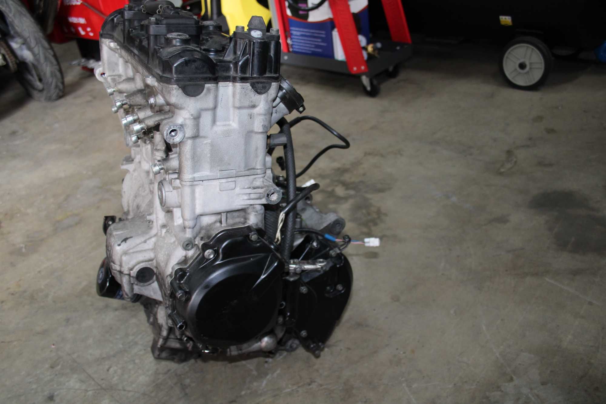 Silnik Skrzynia Biegów KPL. Suzuki GSXR 1000 K5 K6 05-06 * 34.702km *