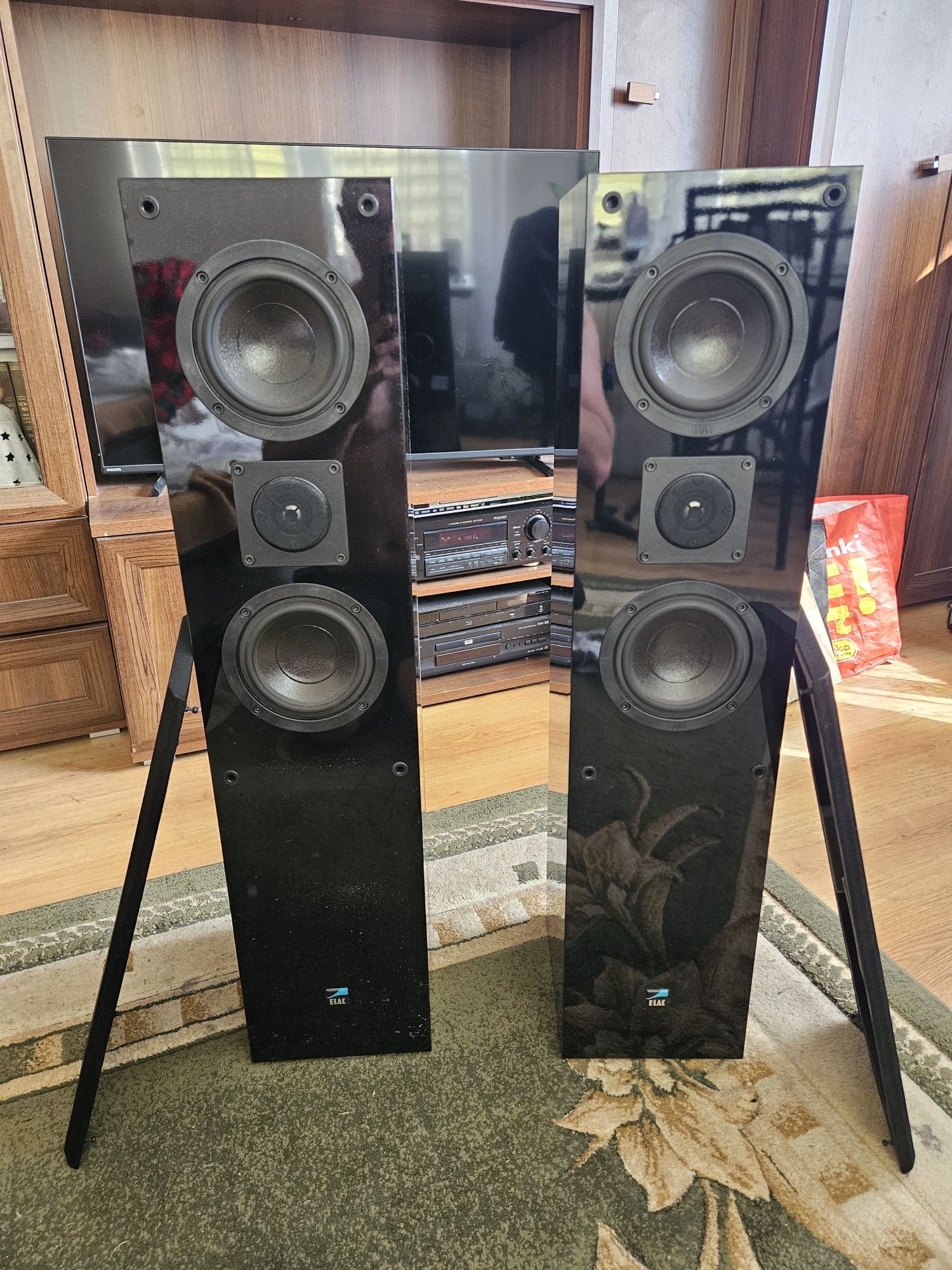 Kolumny podlogowe Elac