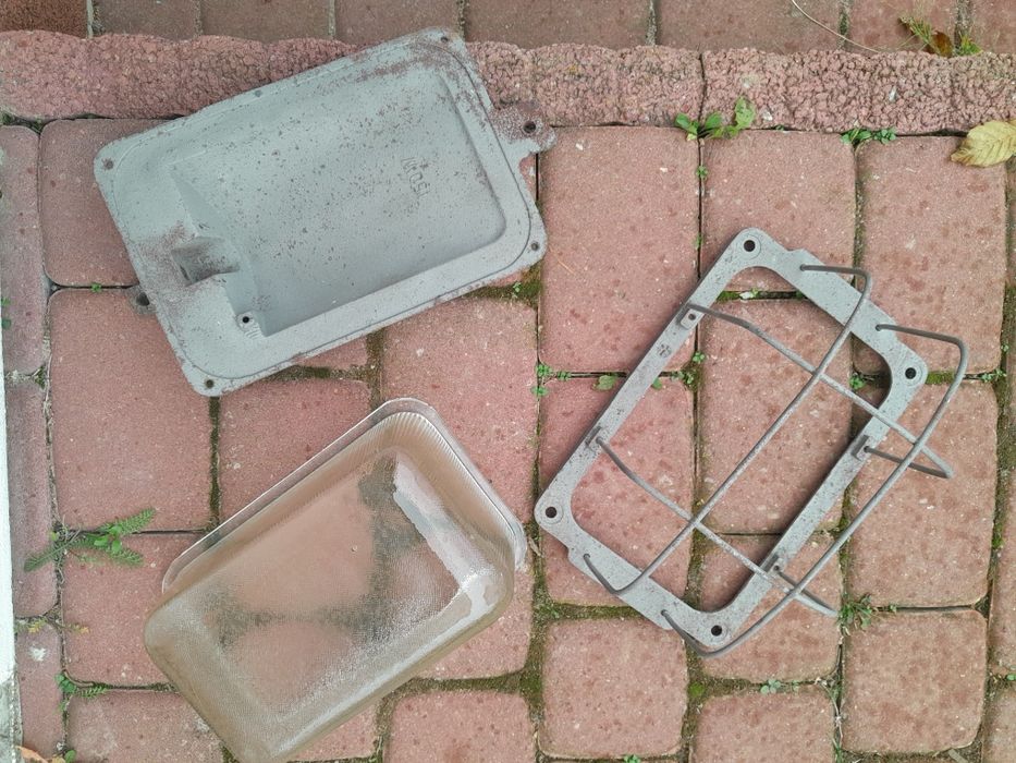 Stara lampa przemysłowa, oprawa oświetleniowa PRL