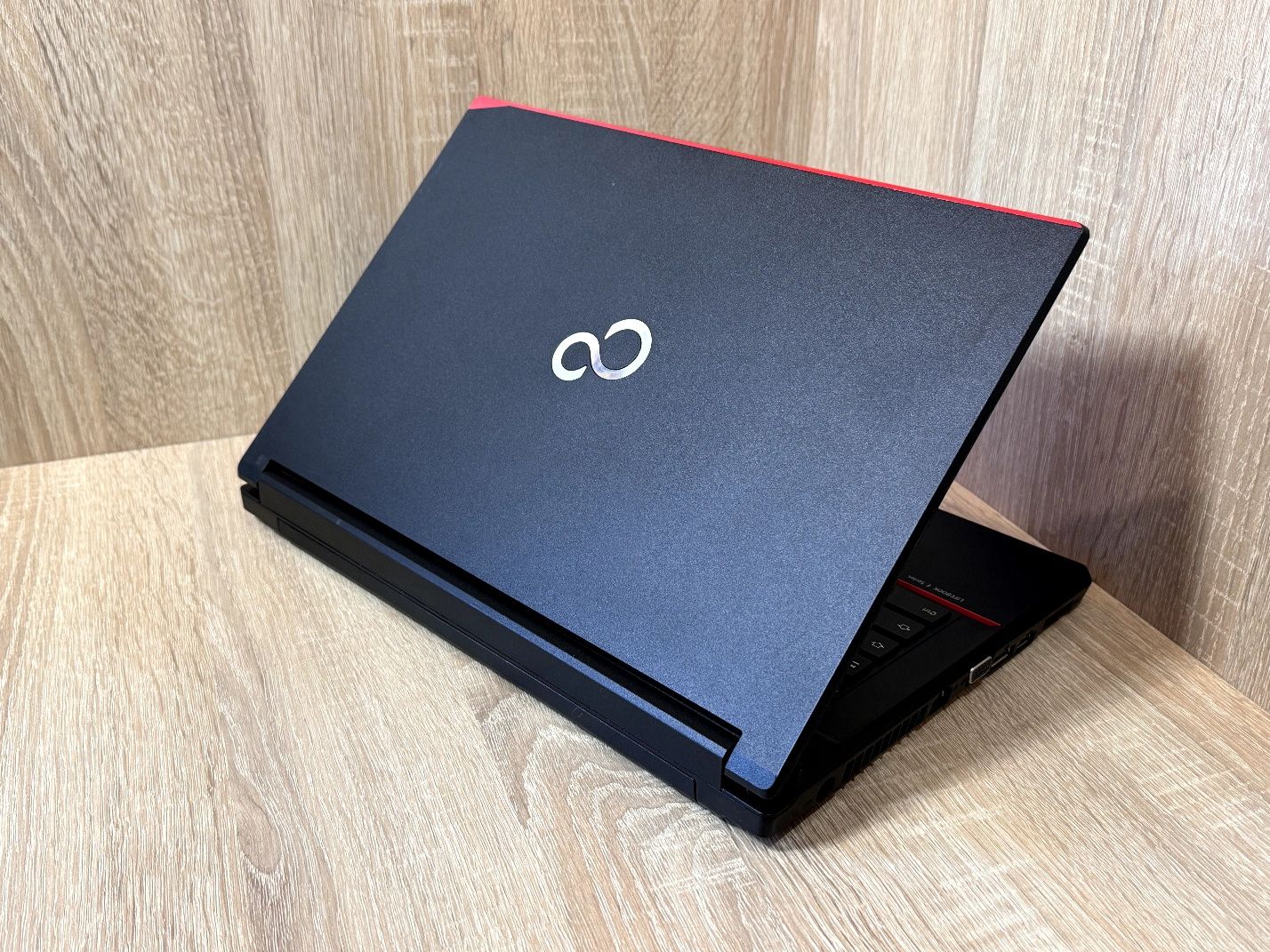 Fujitsu Lifebook E546/i5 6200u/8gb ddr4/ssd 480gb.