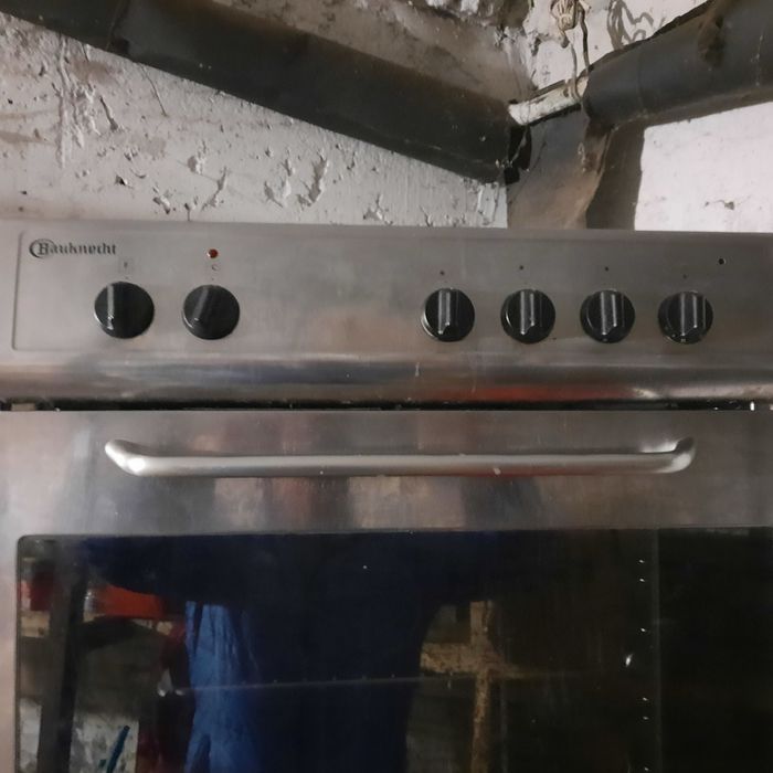 Духовка з електроплитою