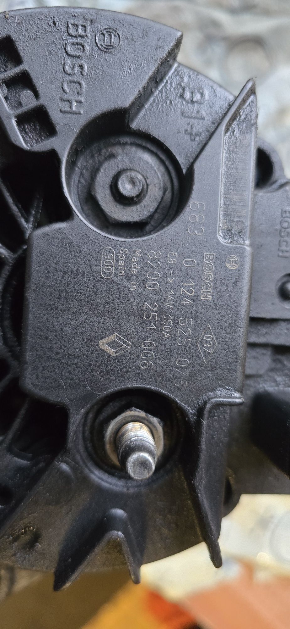 Alternator  Renault Master 2,2 150 A Bosch