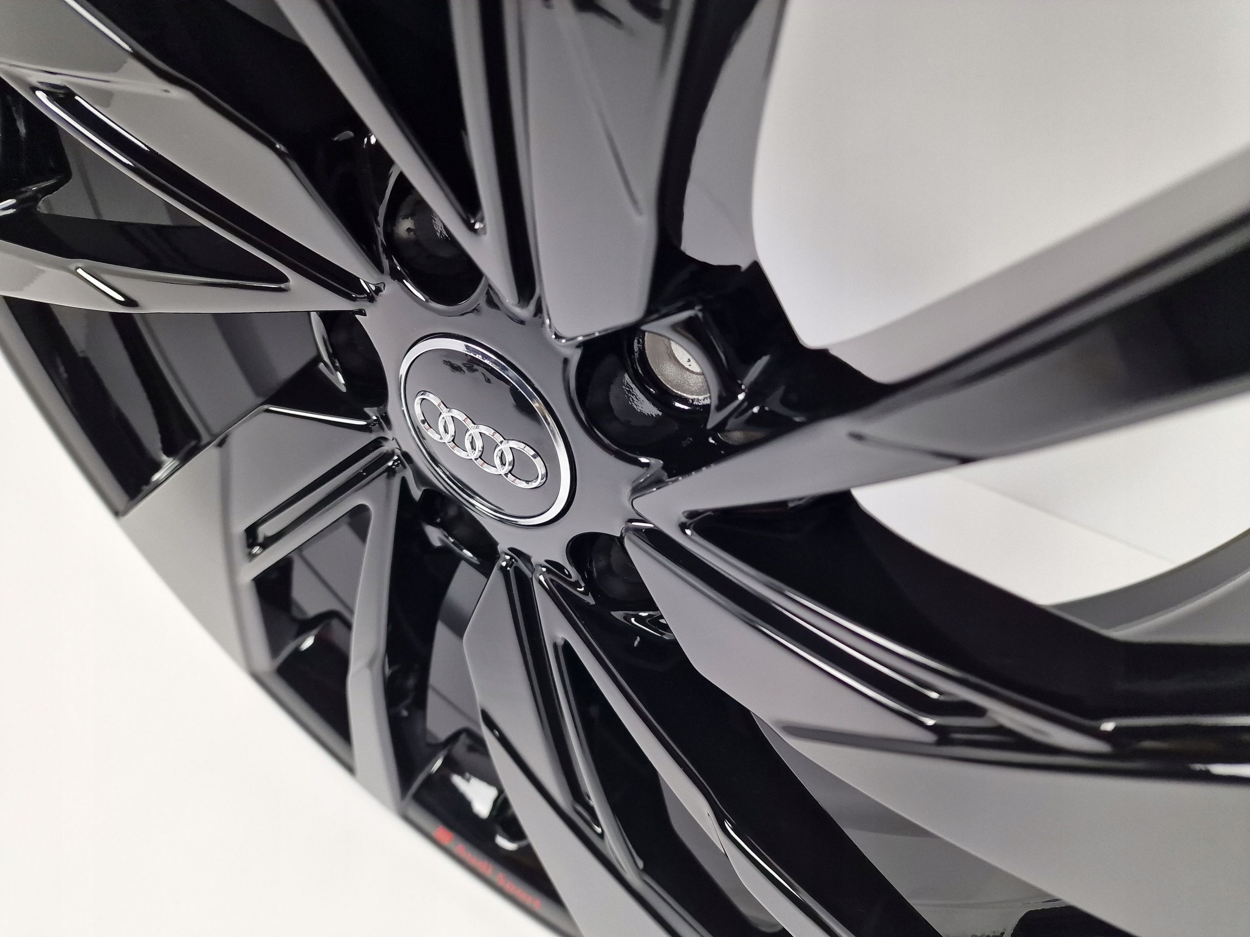 Oryginalne Felgi Audi 18 S3 A3 A4 A6 A8 Q2 Q3 TT