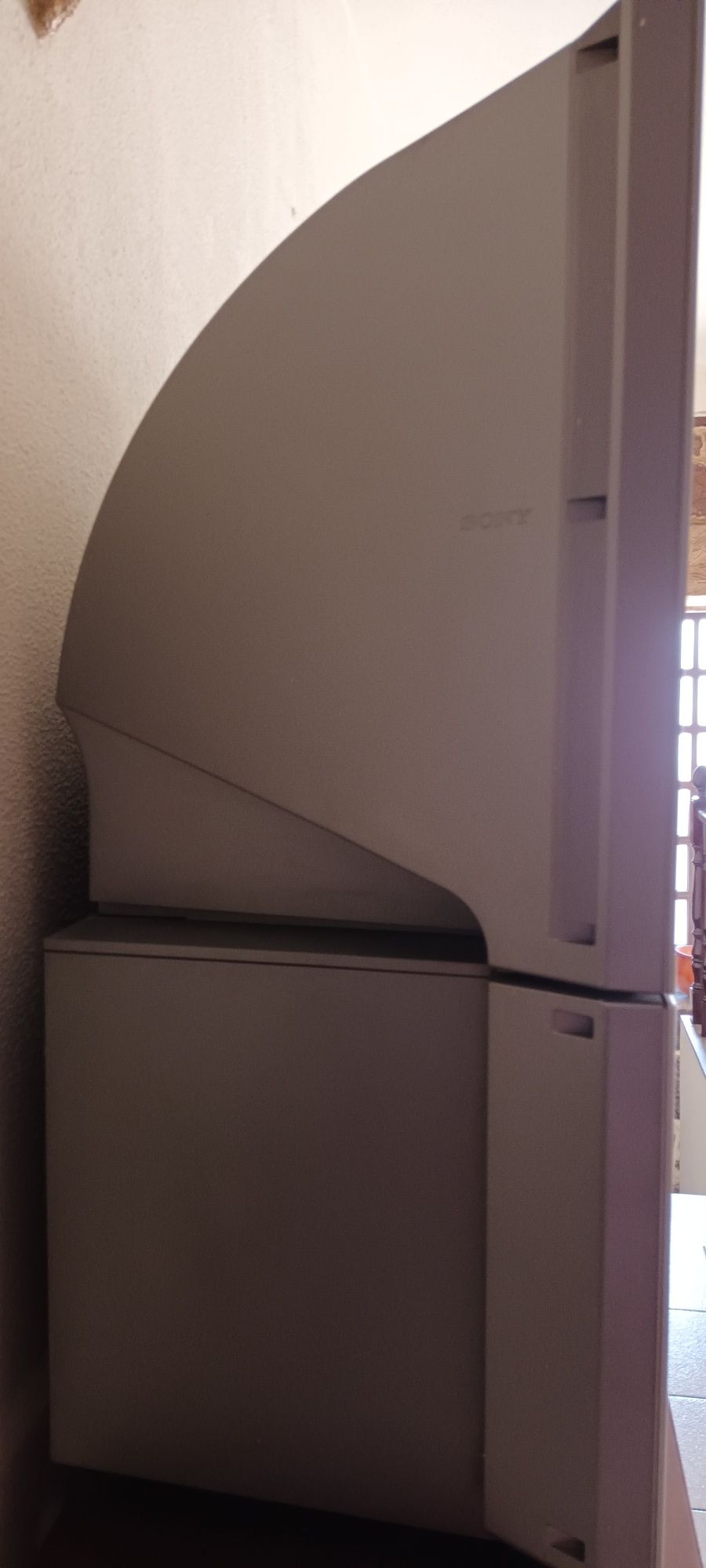 TV  Retroprojetor