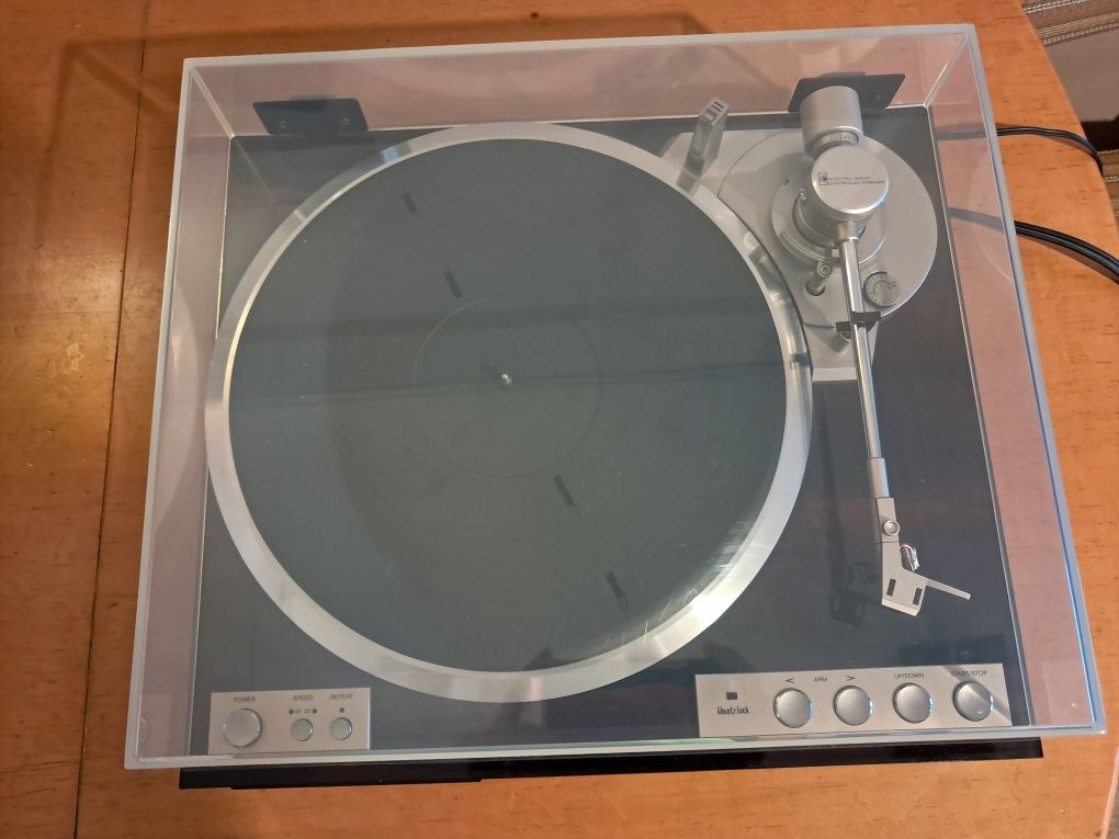 Gramofon Victor ql y44f